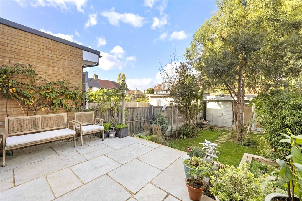 Property photo 3 of 23 Picture No. 20