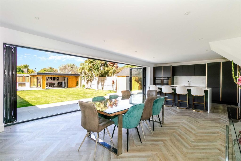 Property photo 2 of 41 Brightonrd-10.Jpg