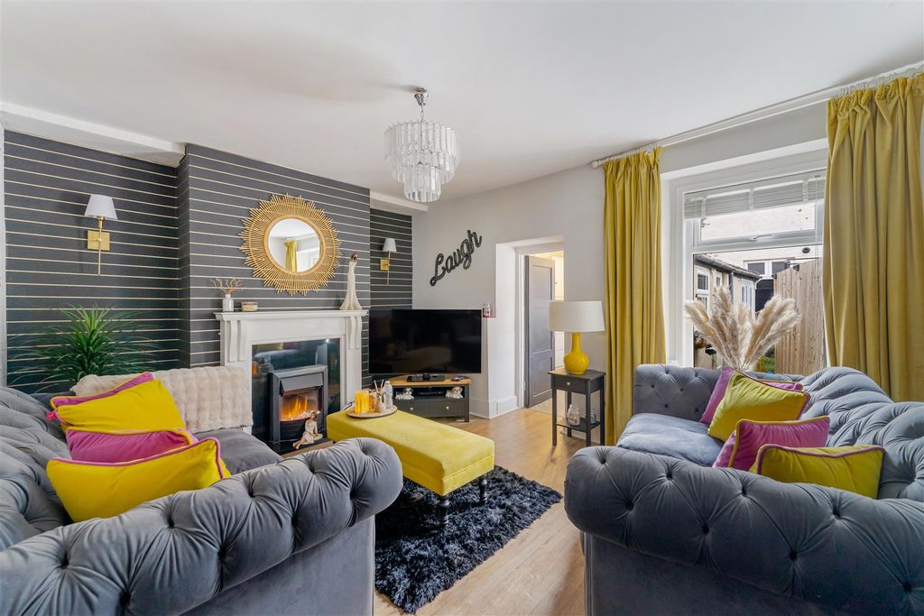 Property photo 2 of 12 Living Room