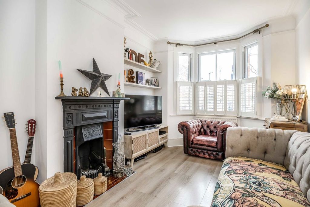 Property photo 2 of 13