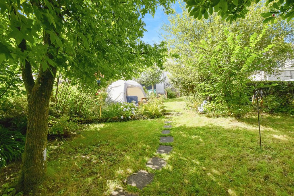 Property photo 2 of 17 Photo