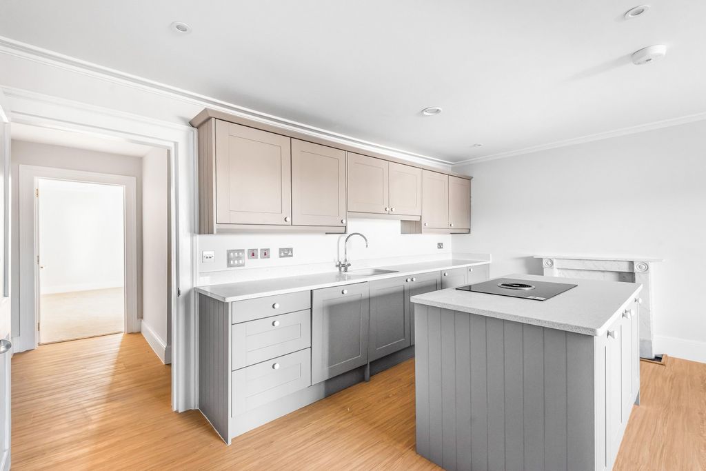 Property photo 3 of 16 Kitchen