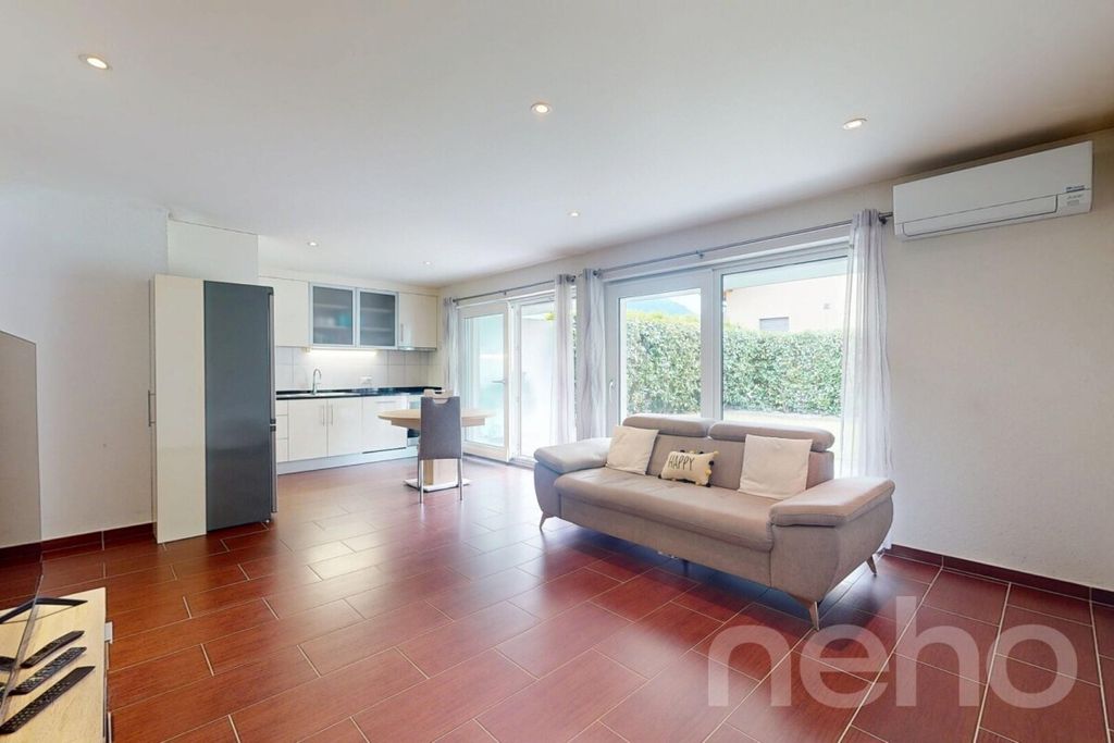 Property photo 3 of 12