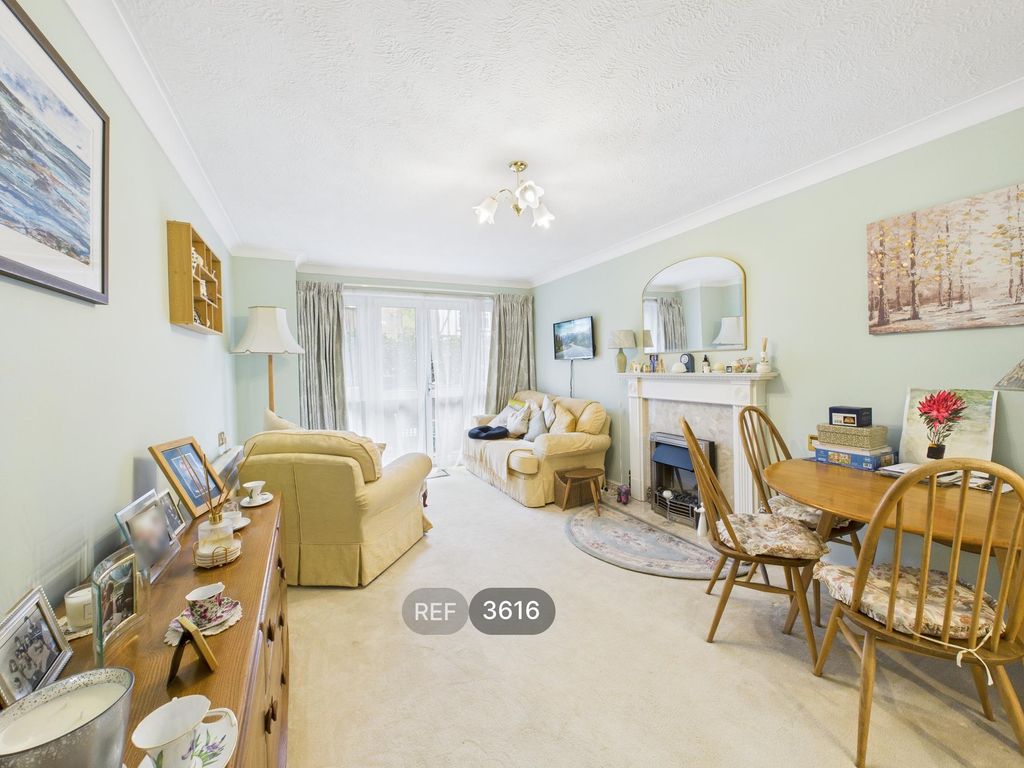 Property photo 2 of 10 Living Room