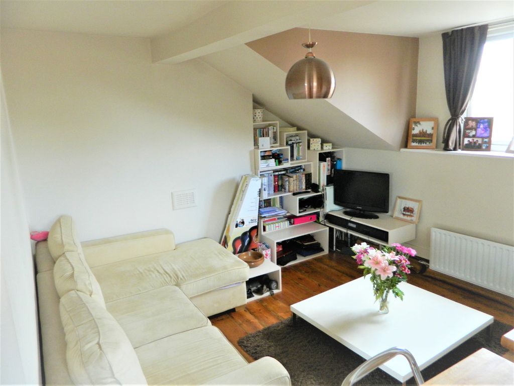 Property photo 3 of 5 700183