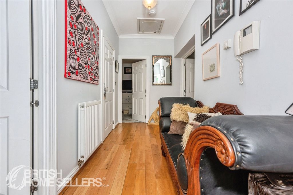 Property photo 3 of 15 Picture No. 05