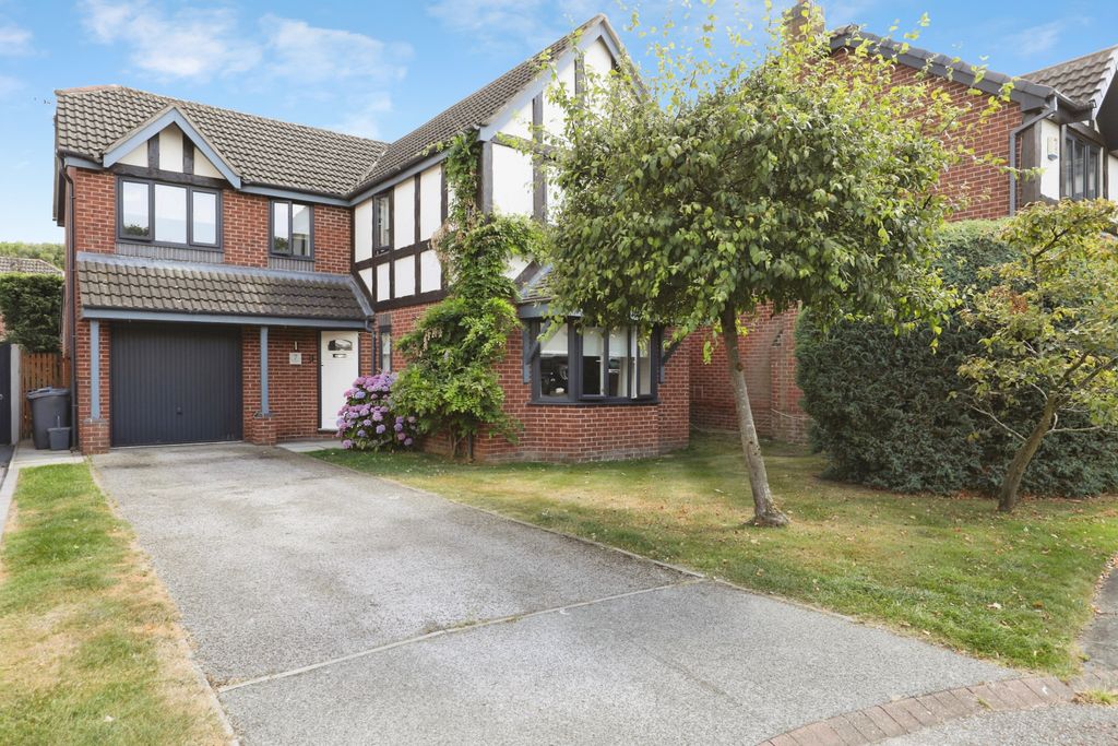 Property photo 1 of 32