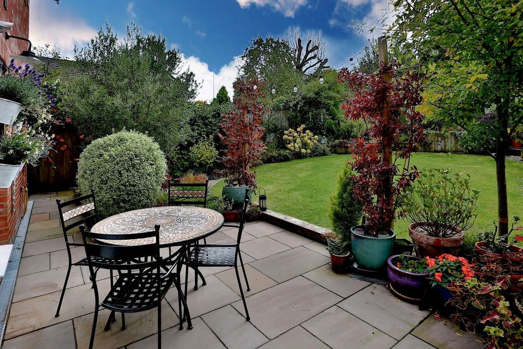 Property photo 3 of 40