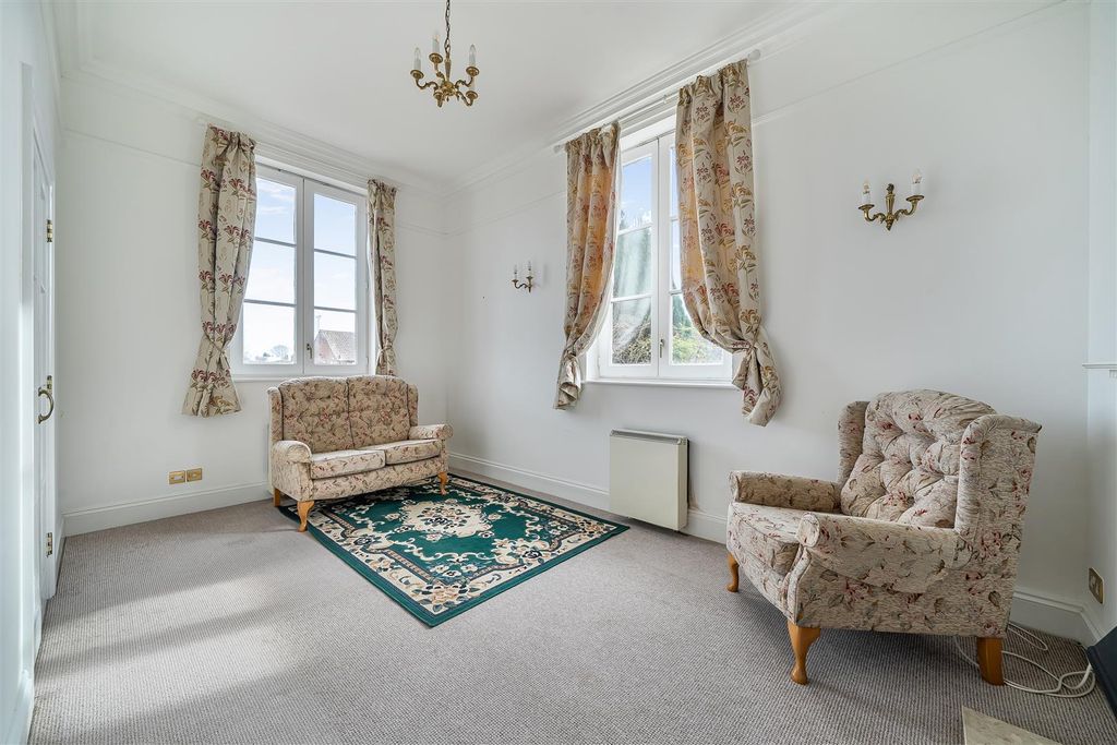 Property photo 3 of 20 Sitting Room