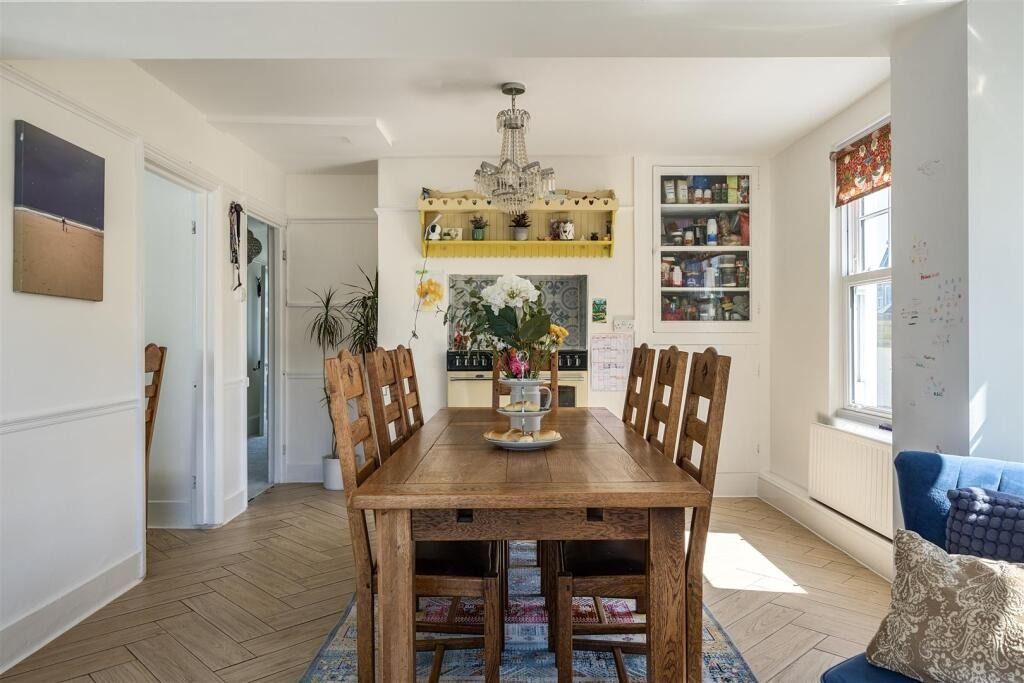 Property photo 3 of 27 4843233