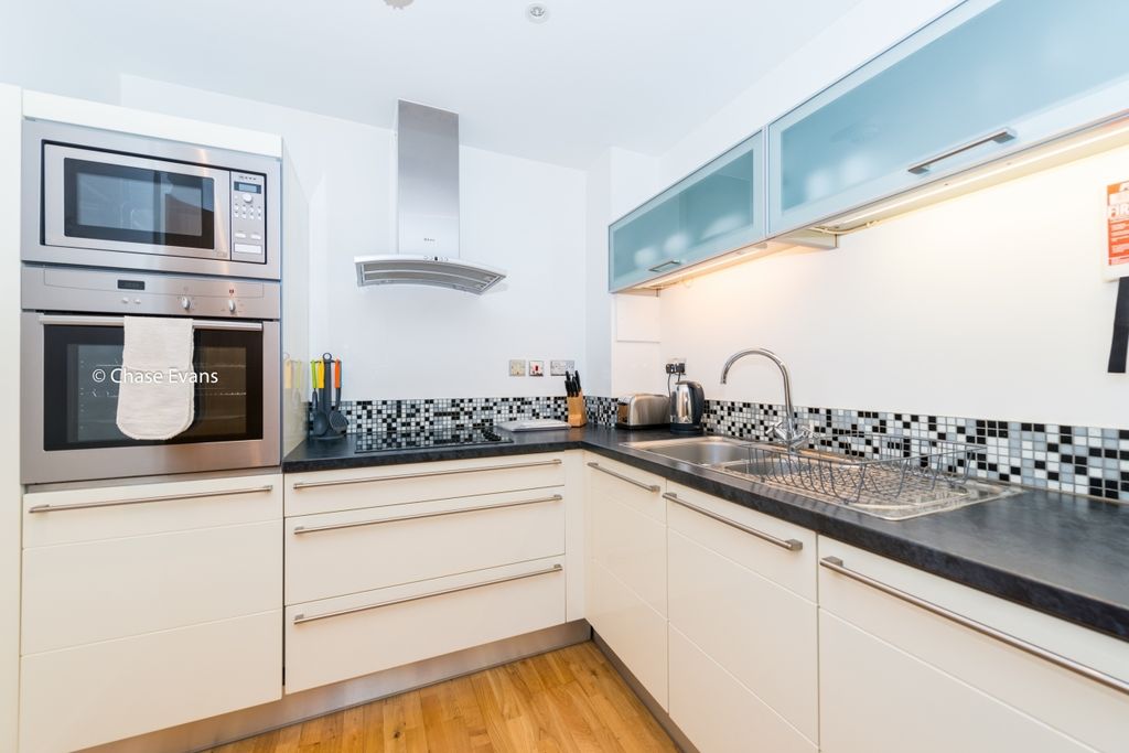 Property photo 3 of 7 Kitchen
