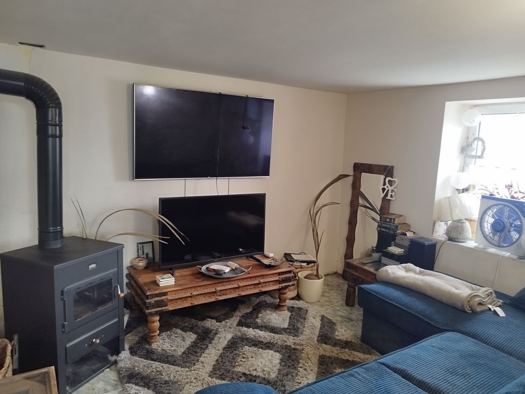 Property photo 3 of 6