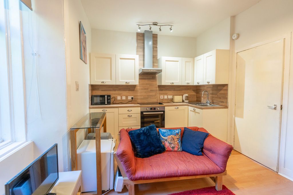 Property photo 3 of 19 Gallery