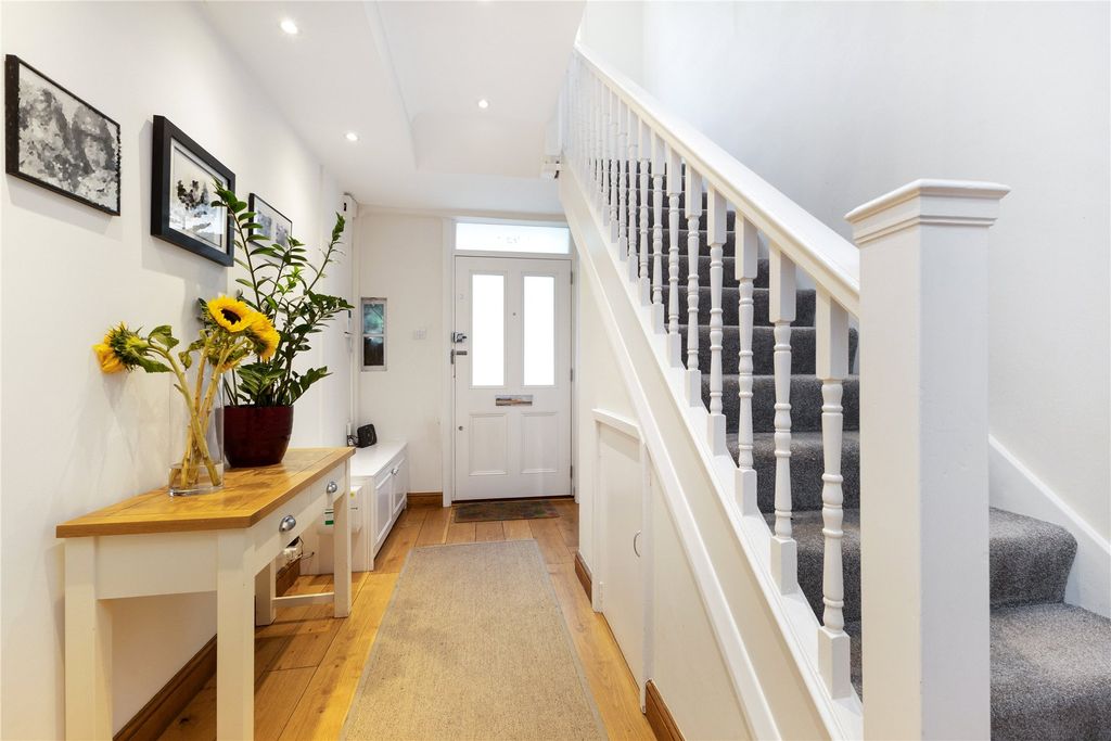 Property photo 3 of 22 Picture No. 24