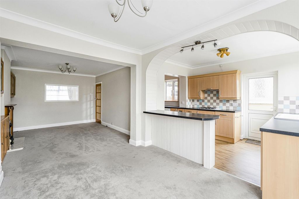 Property photo 2 of 13 38_75820.Jpg