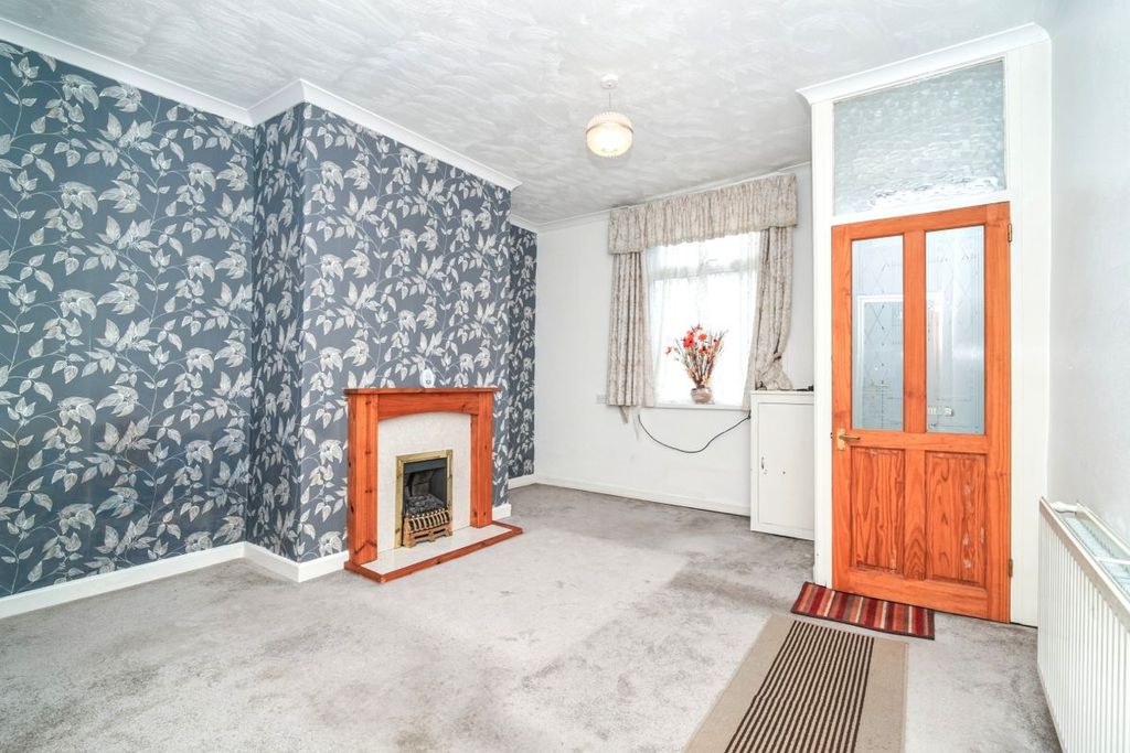 Property photo 2 of 17