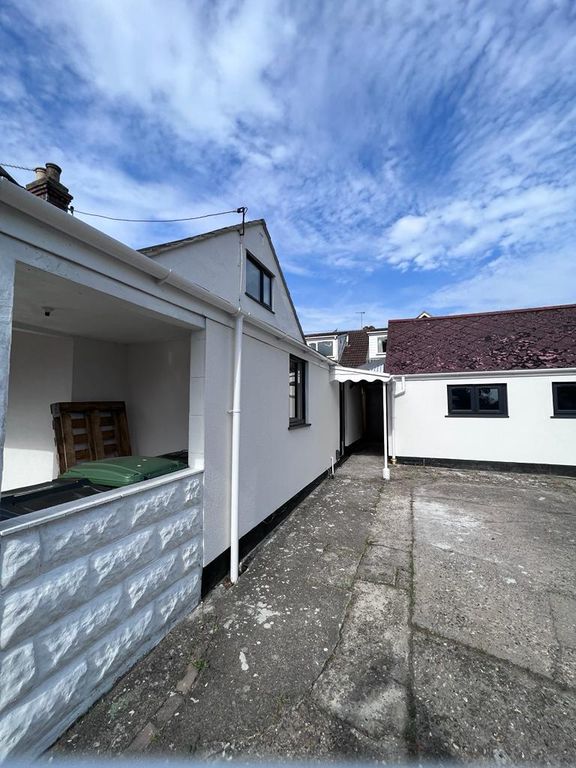 Property photo 3 of 8 Wh11.Jpg