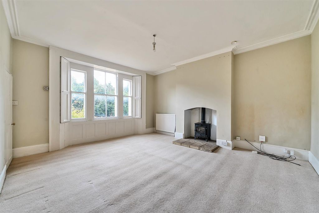 Property photo 2 of 24 Sitting Room