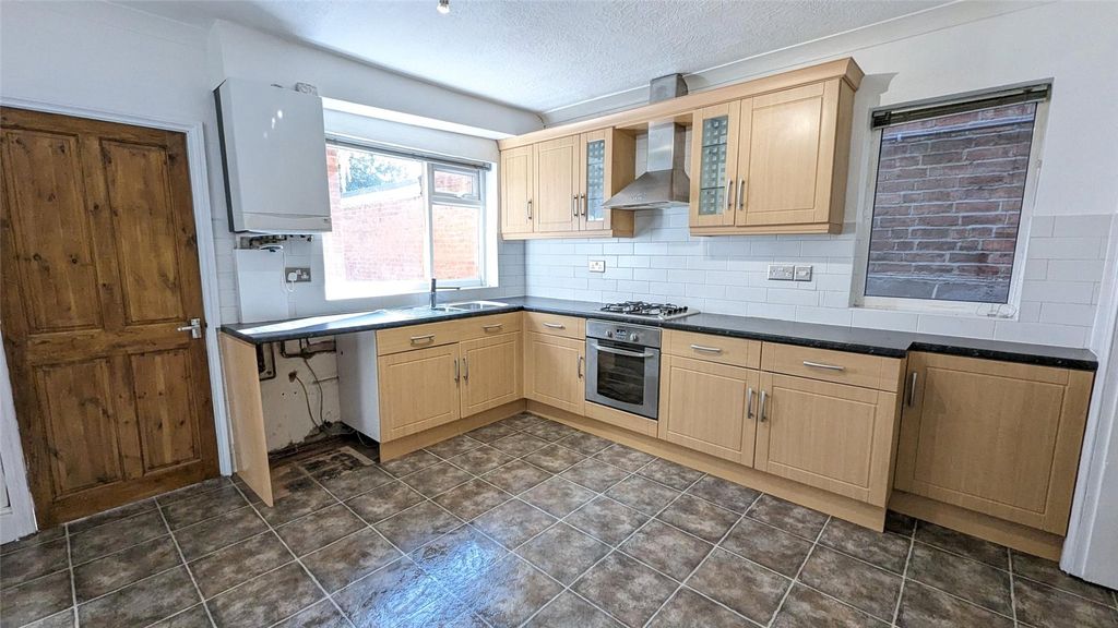 Property photo 3 of 11 Picture No. 13