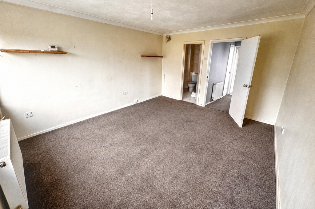 Property photo 3 of 18 Bedroom 1 (Ground Floor)