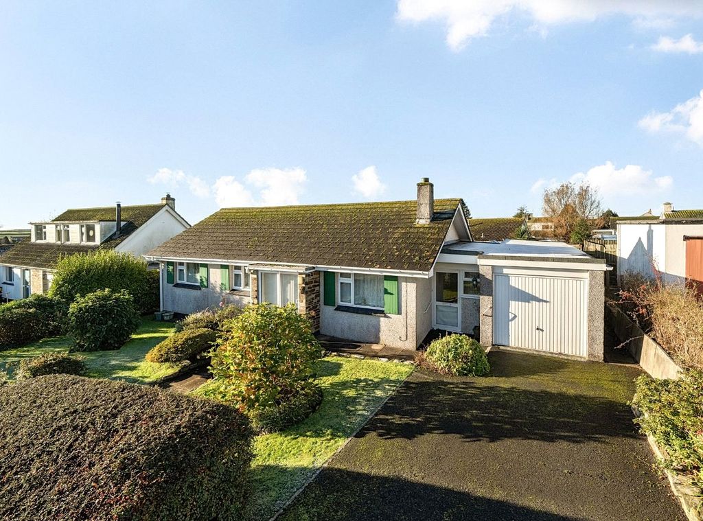 Property photo 1 of 13 1 - Front Aspect