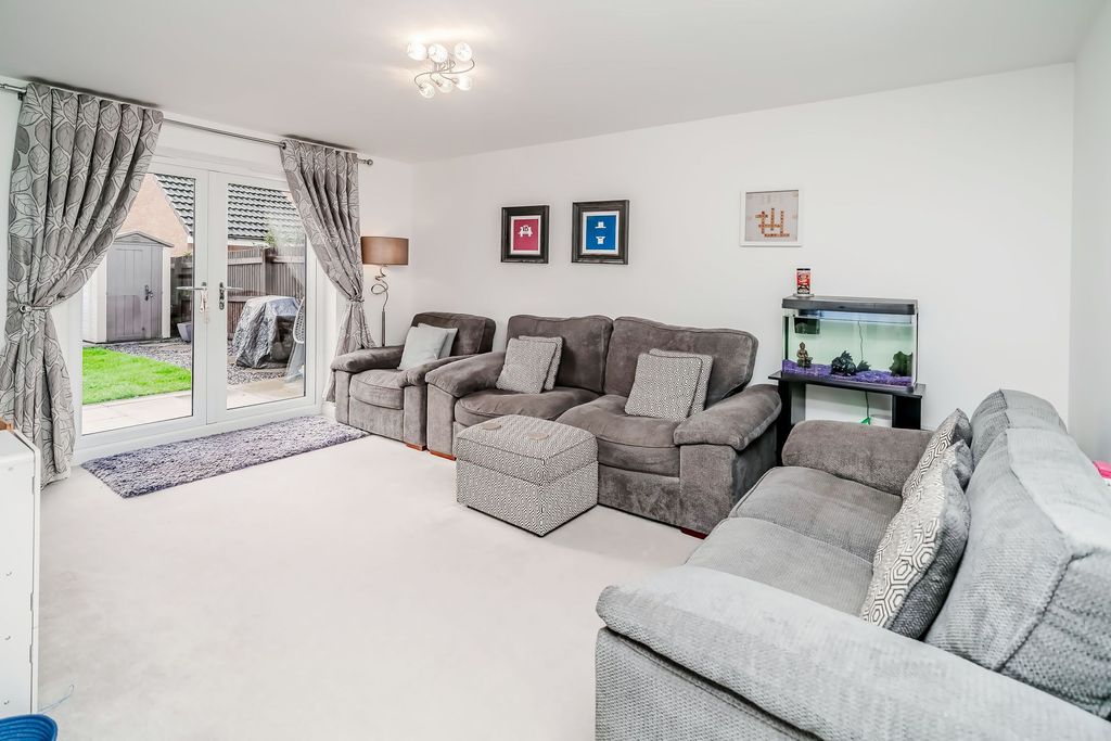 Property photo 2 of 38