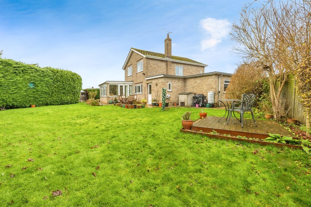 Property photo 2 of 17