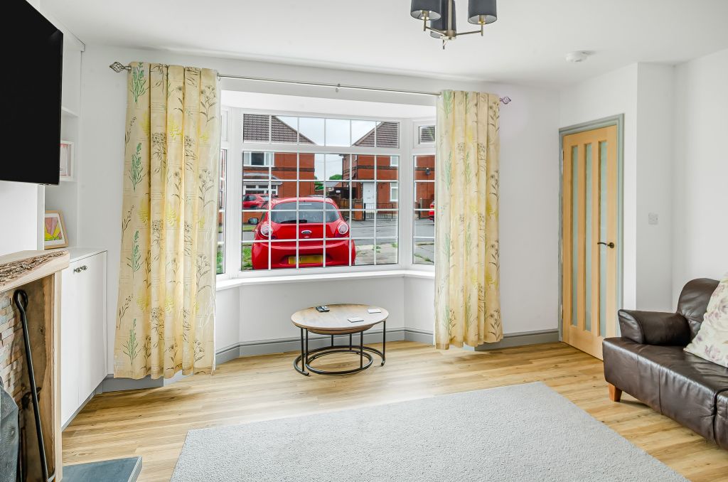 Property photo 3 of 13 Advert-22