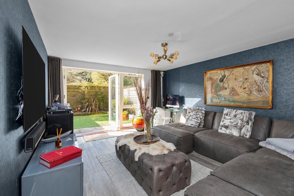 Property photo 2 of 17 3104235