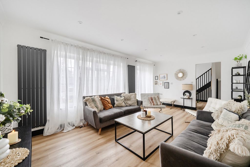 Property photo 2 of 25 16-692Efa340308A-...