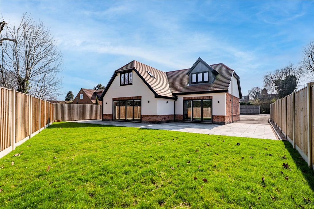 Property photo 2 of 26 Picture No. 11