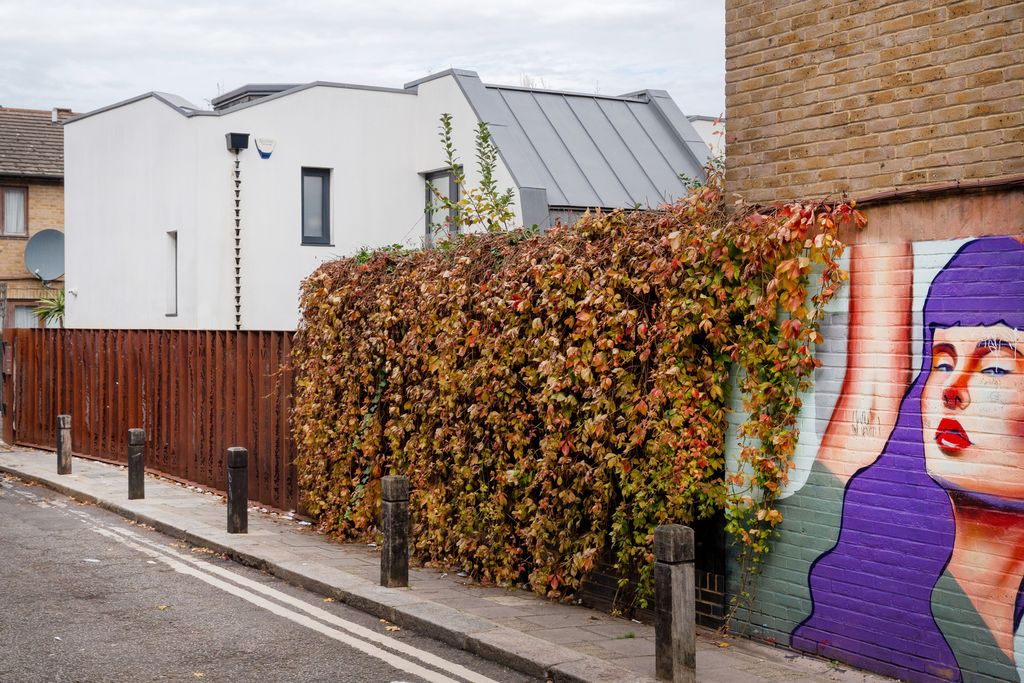 Property photo 2 of 22 320175 - Hawley Mews, London Nw1 - High Res-07316_v2.Jpg