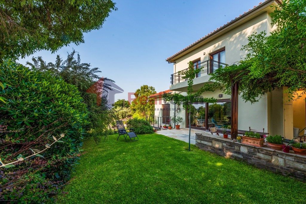 Property photo 2 of 25