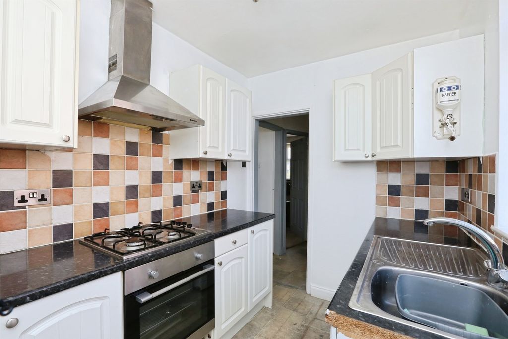 Property photo 3 of 12