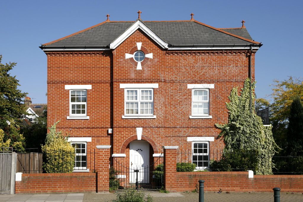 Property photo 1 of 11