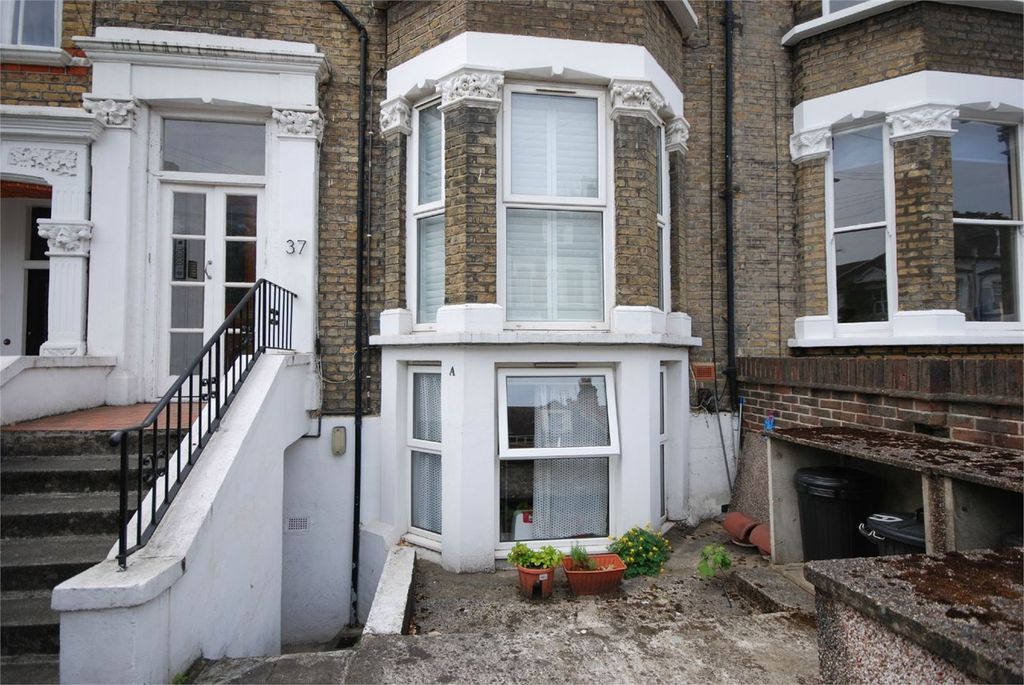 Property photo 2 of 3