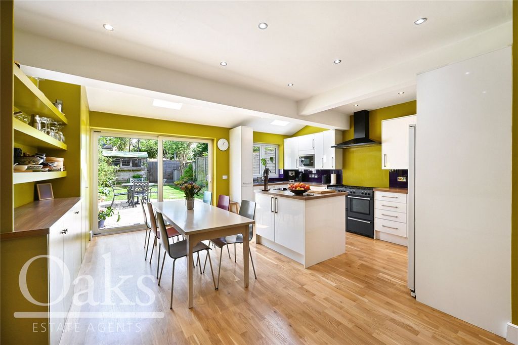 Property photo 2 of 19 Picture No. 25