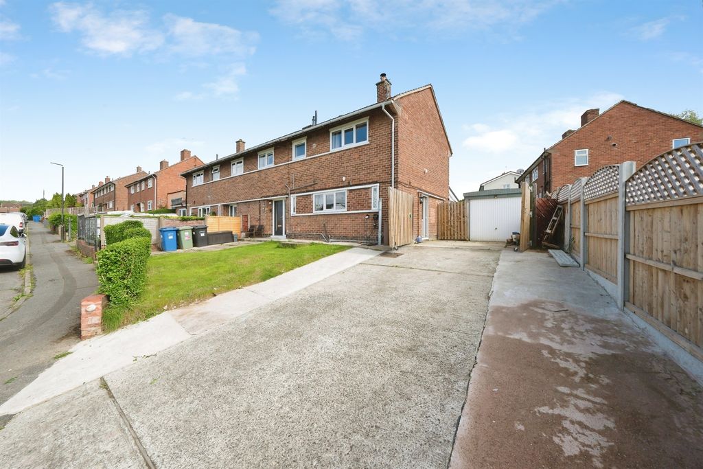 Property photo 2 of 25