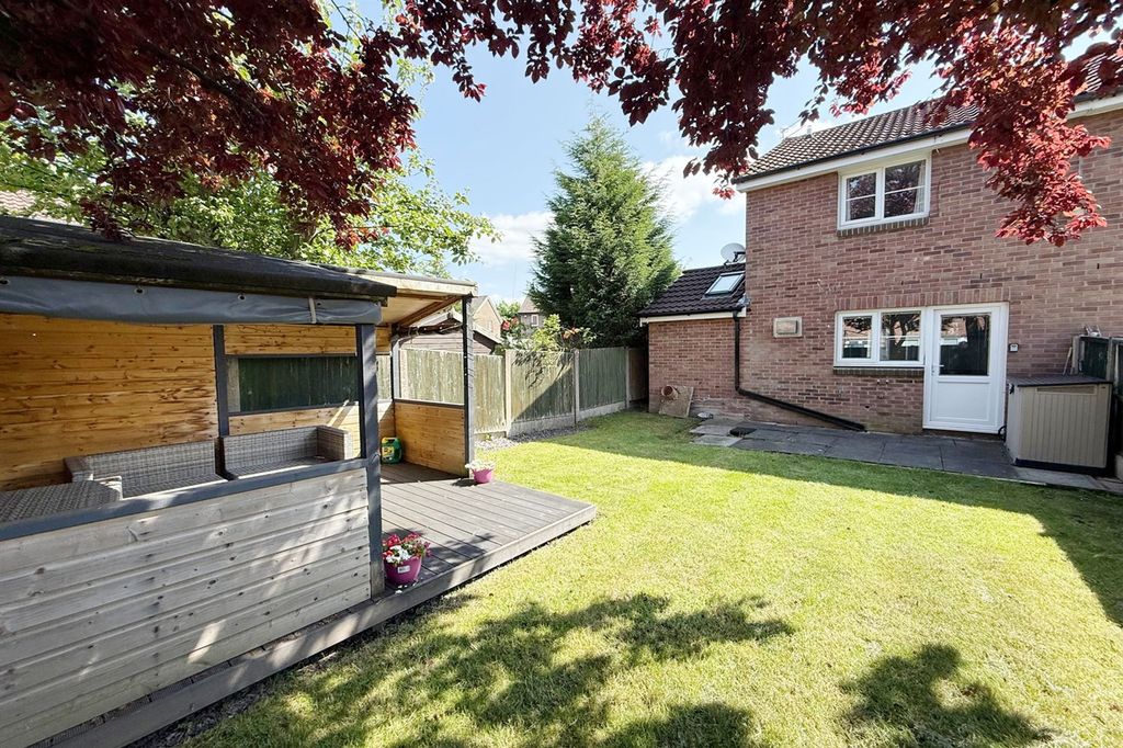 Property photo 2 of 21 Rear Garden