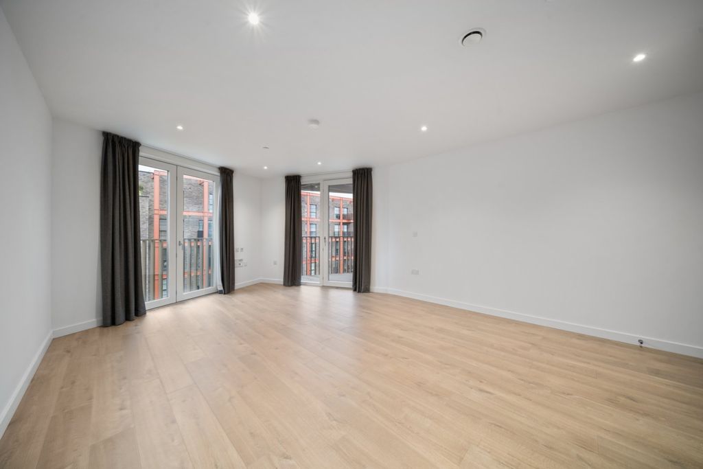 Property photo 2 of 11