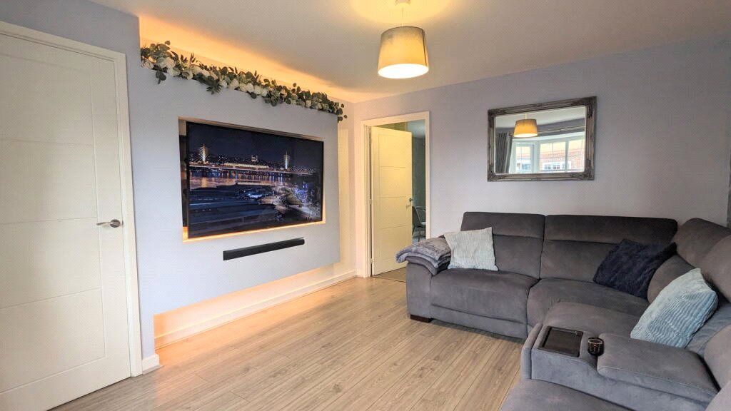 Property photo 2 of 7 Lounge