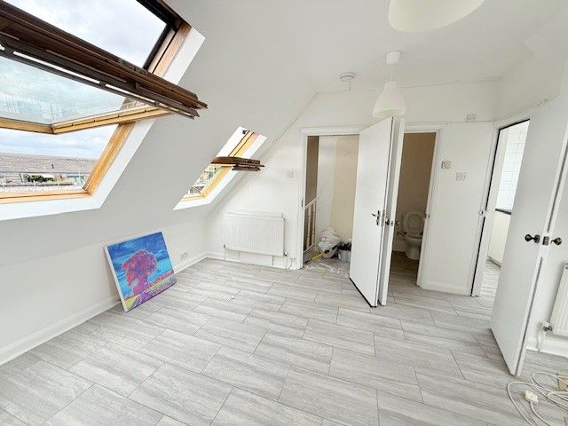 Property photo 1 of 9 Studio Flat