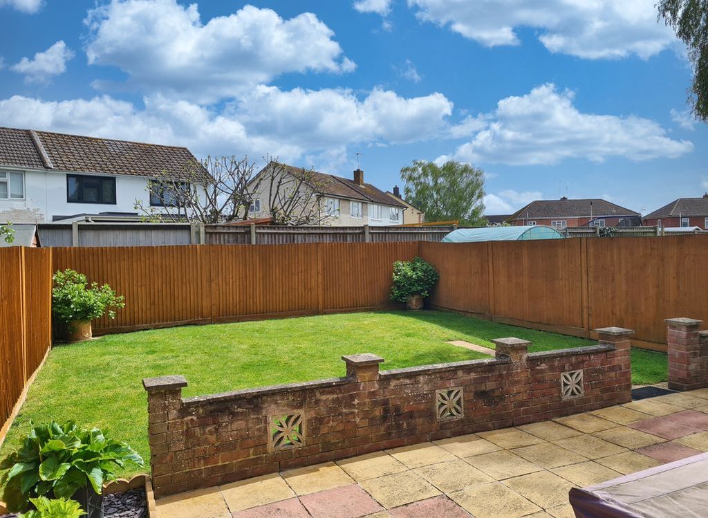 Property photo 2 of 27