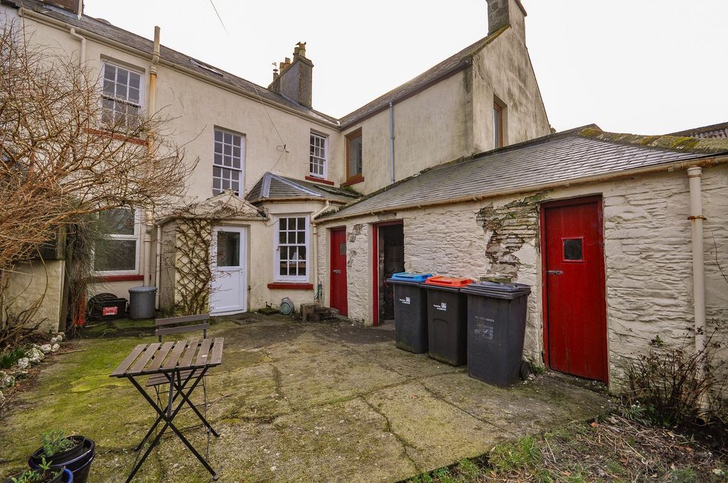 Property photo 3 of 22