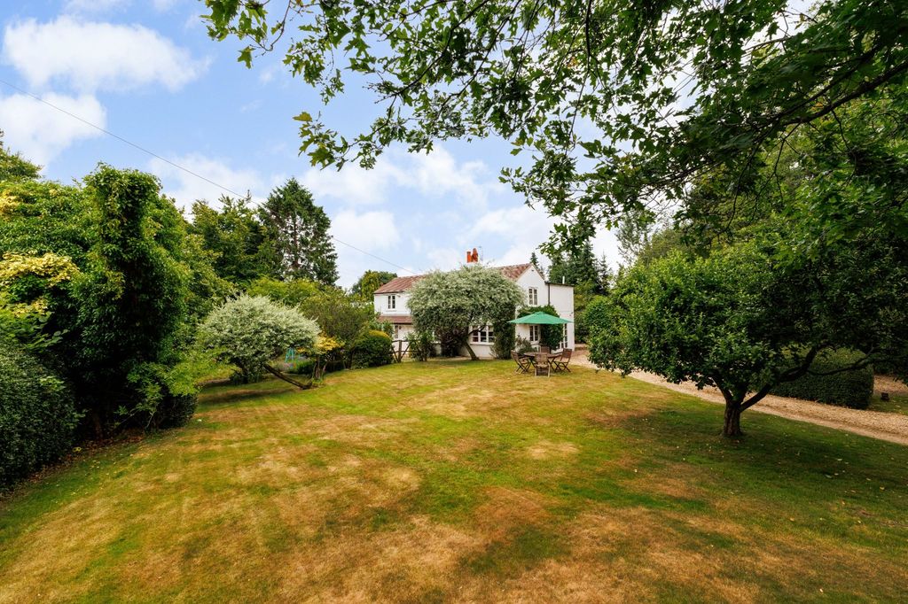 Property photo 1 of 20 Garden And Front