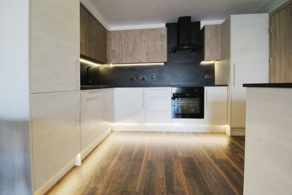 Property photo 3 of 9 Kitchen/Living Space