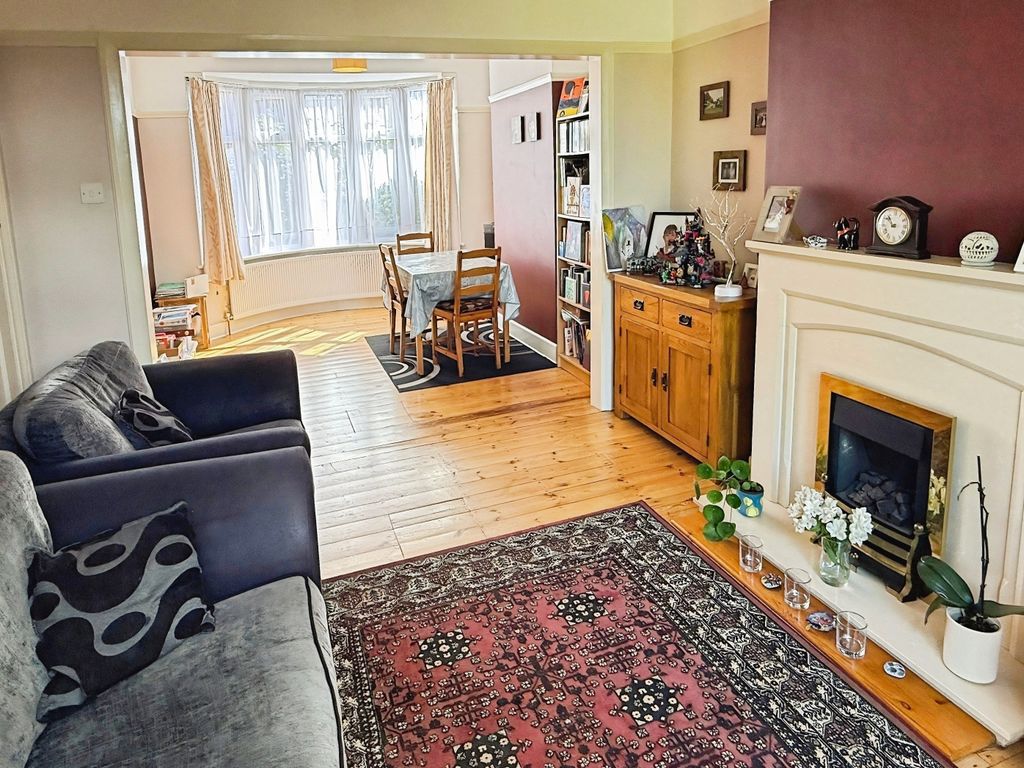 Property photo 2 of 23