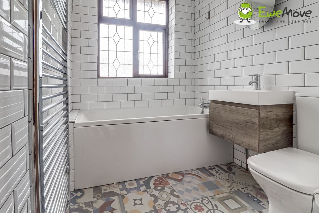 Property photo 3 of 12 At Elmwood Crescent By Ben Brind @ Ewemove Sales &