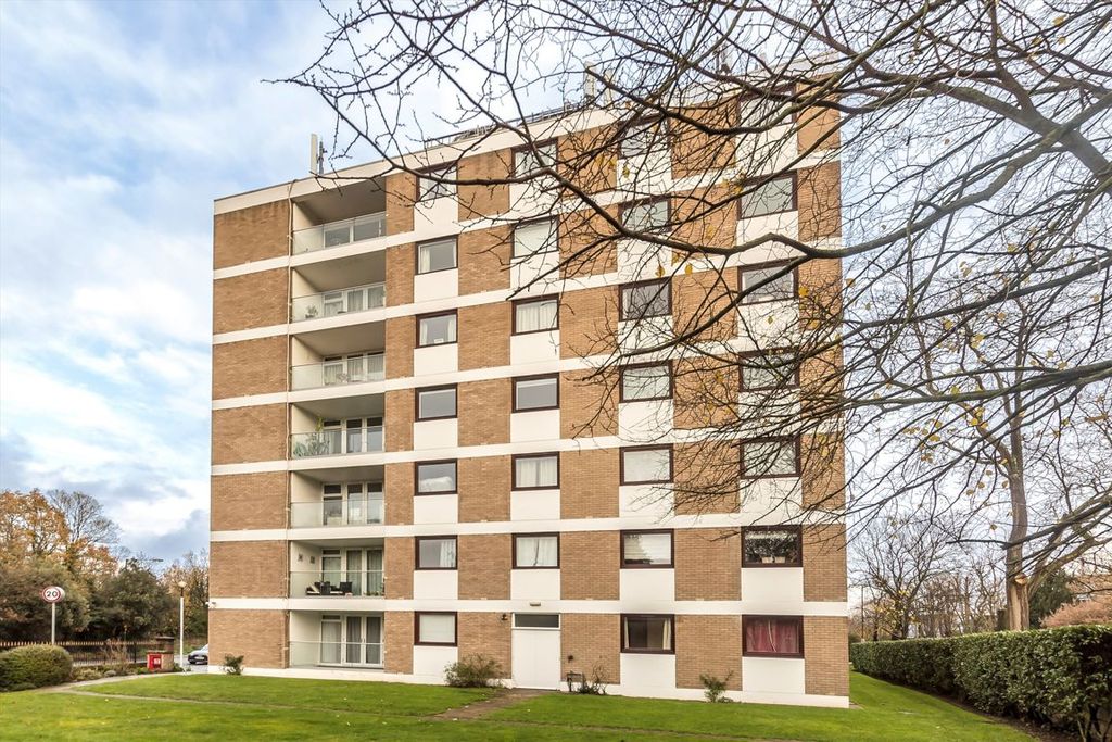 Property photo 1 of 8