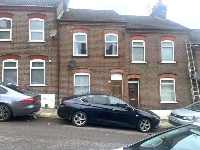 Property photo 1 of 12